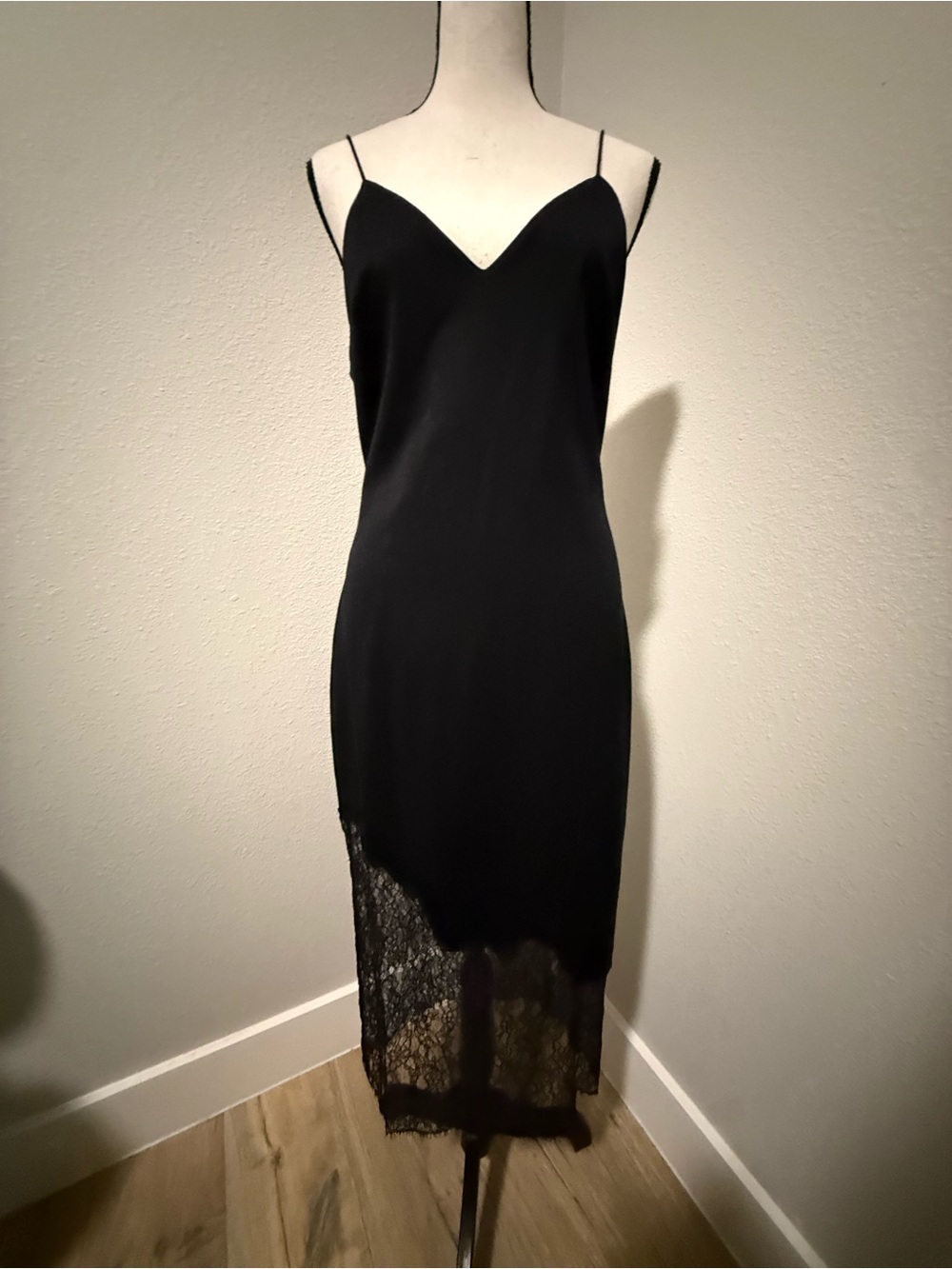 ALICE AND OLIVIA Evalee Side Slit Midi Slip Dress, Size 8 - Picture 5 of 10